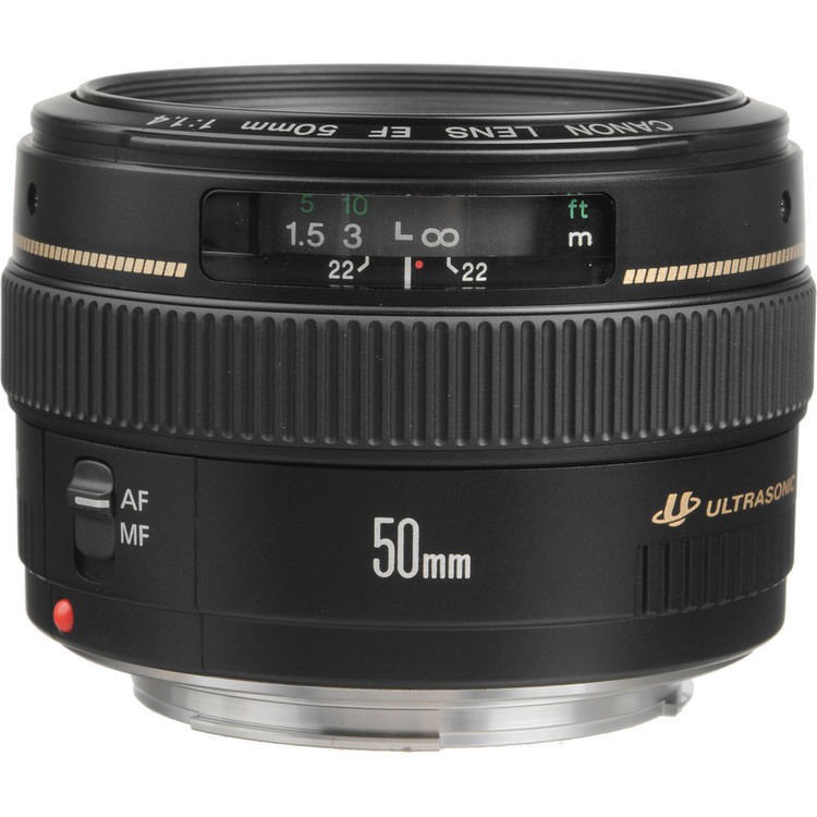 Зеркальный фотоаппарат Canon EOS 5D Mark IV kit 50mm F/1.4 USM  