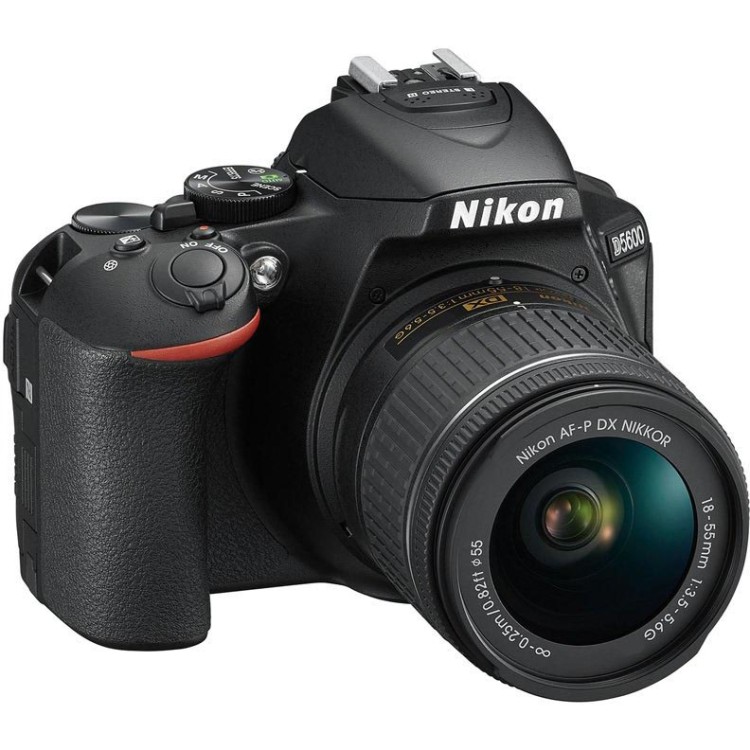 Зеркальный фотоаппарат Nikon D5600 kit 18-55 AF-P  